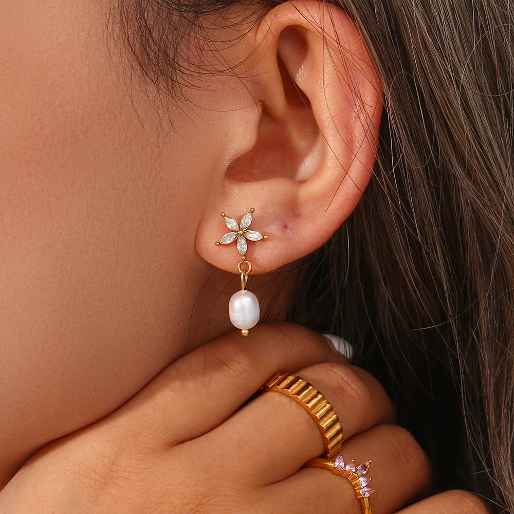 Brinco Orquídea Banhado em Ouro 18K