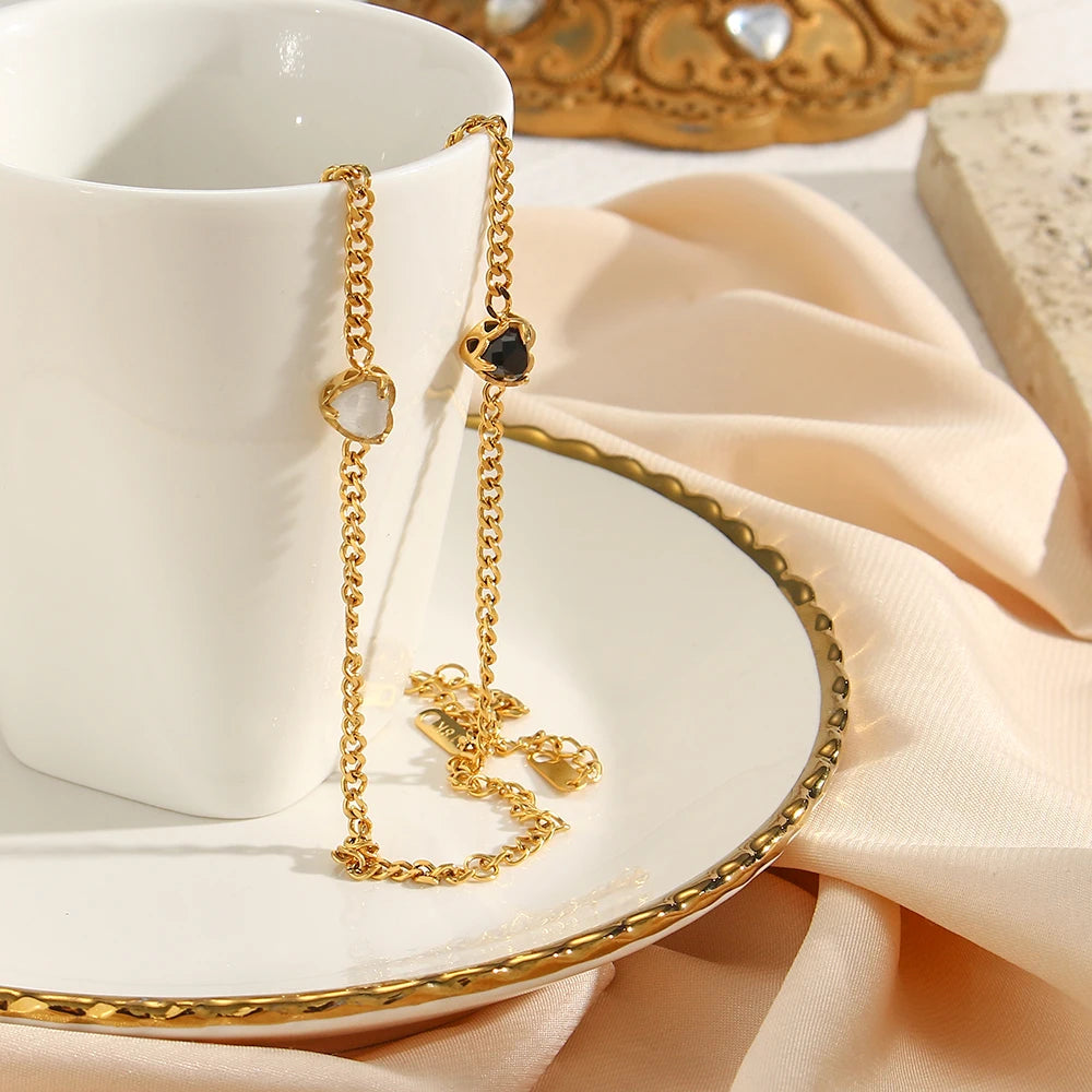 Pulseira Eternal Love Banhado em Ouro 18K Pulseira Eternal Love Banhado em Ouro 18K Azzura