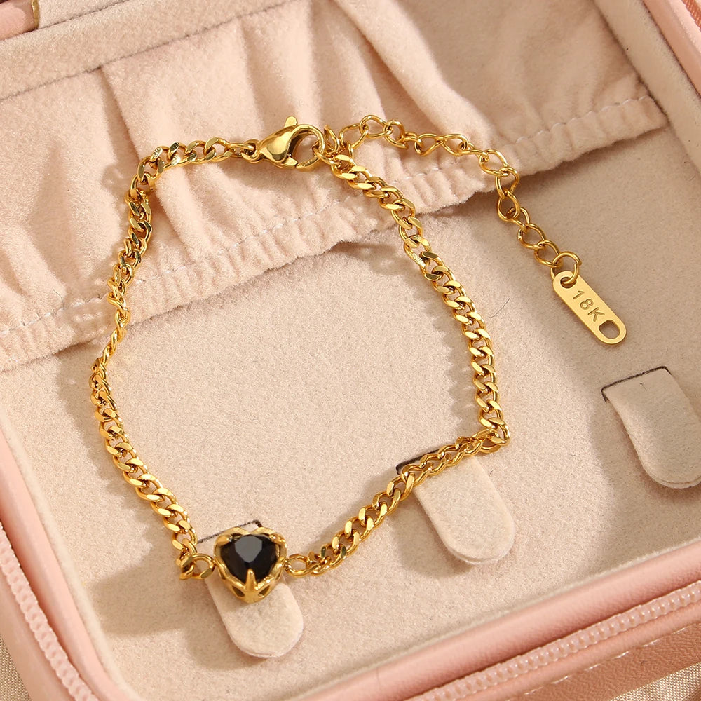 Pulseira Eternal Love Banhado em Ouro 18K Pulseira Eternal Love Banhado em Ouro 18K Azzura