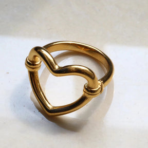 Banhado a ouro anel de dedo de aço inoxidável para mulheres e meninas, anéis vintage, buraco oco, coração do amor, jóias quentes, tendência bonito, alta qualidade 206101513 