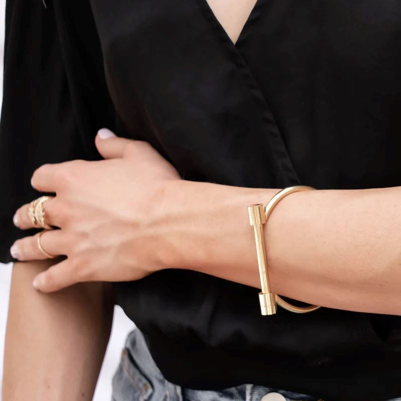 Bracelete Feminino Parafuso Manilha Banhado em Ouro 18K - Azzura