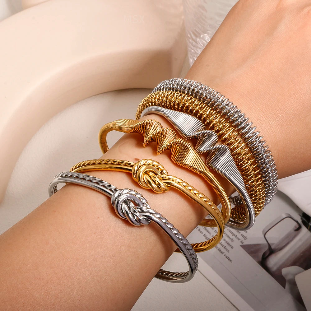 Bracelete Feminino Nó Trançado Banhado em Ouro 18K - Azzura